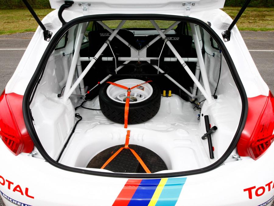  Peugeot 208 R2 Rally Car 2012 года  (фото 27 из 41)